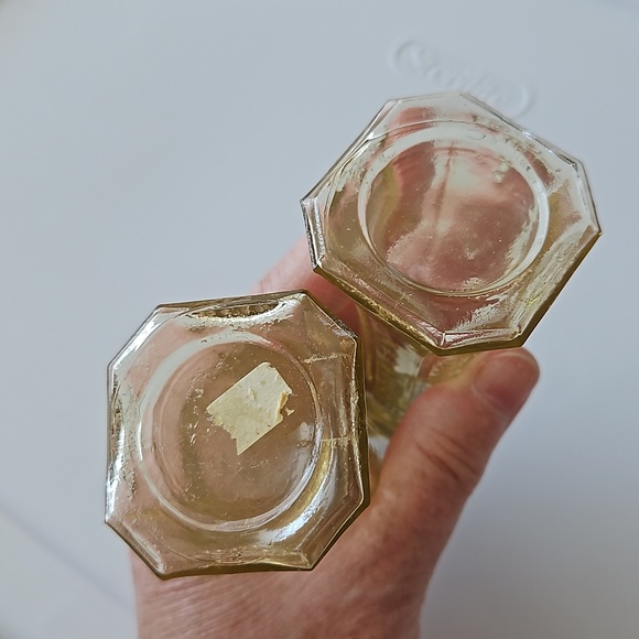 Vintage "Princess" Pattern Salt and Pepper Shakers Depression Glass - Picture 6 of 10